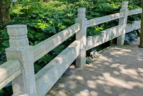临汾市大连花岗岩栏杆和青石栏杆哪个好